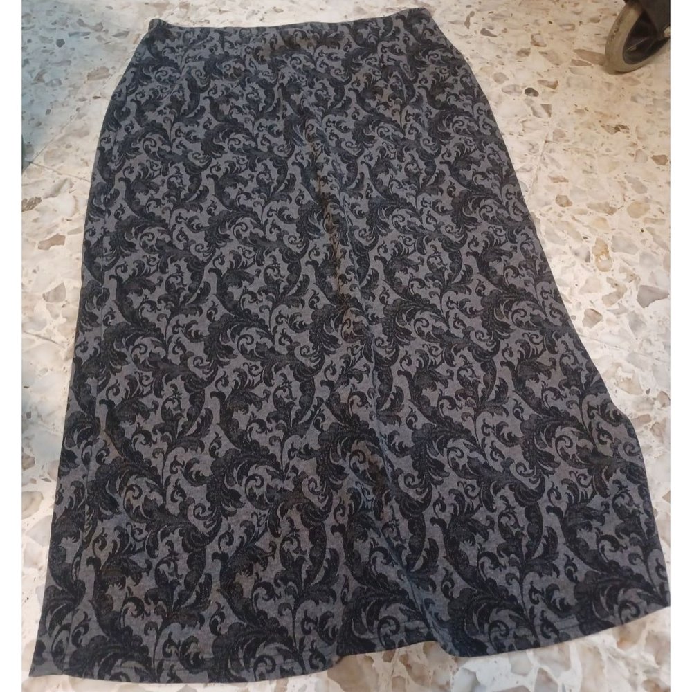 Carolina Colours Women's Long Knit Skirt Medium Gray & Black Paisley